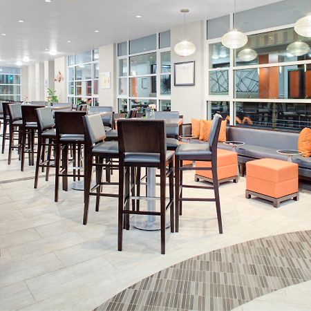 Holiday Inn Windsor - Wine Country By Ihg Ngoại thất bức ảnh