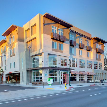 Holiday Inn Windsor - Wine Country By Ihg Ngoại thất bức ảnh