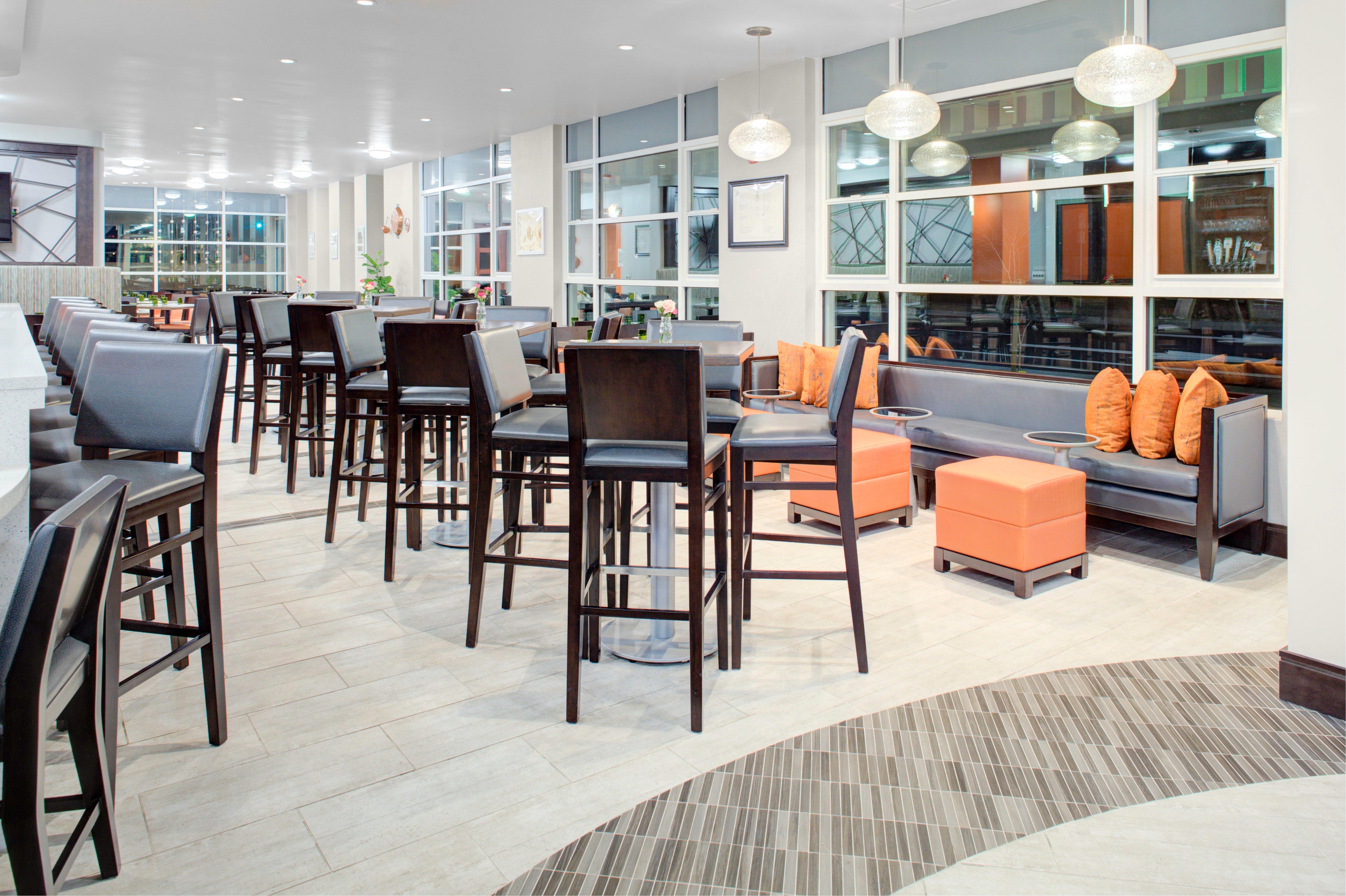 Holiday Inn Windsor - Wine Country By Ihg Ngoại thất bức ảnh