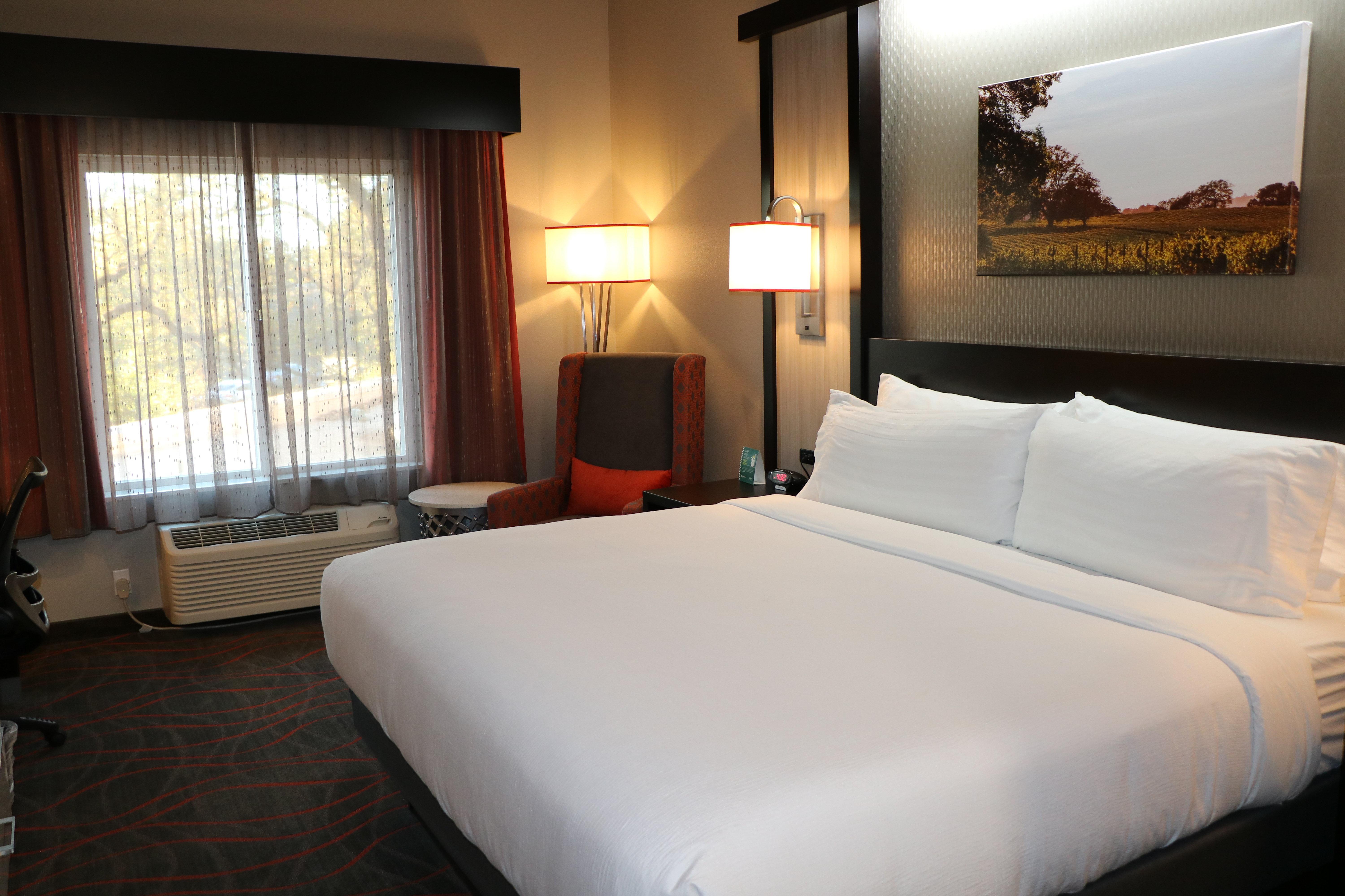 Holiday Inn Windsor - Wine Country By Ihg Ngoại thất bức ảnh